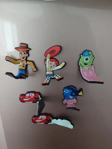 휘어지는 마그넷