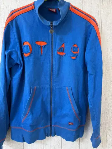 오늘만 할인 오니츠카타이거 데미지풍 로고 트랙 자켓 저지