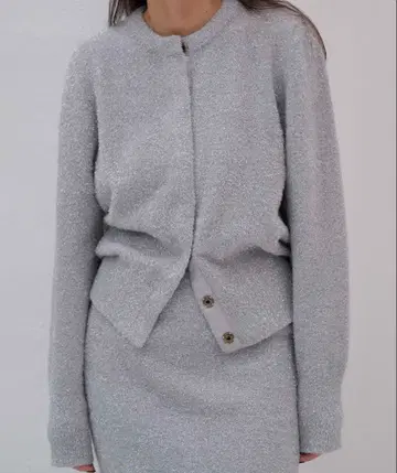 택 포함 새상품 글리터 니트 가디건 AKTE 라메 실버