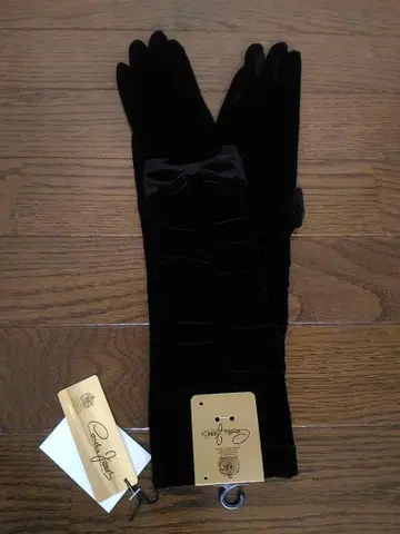 코넬리아 제임스 블랙 벨벳 롱 그로브