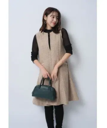 JUSGLITTY 바닥 플레어 점프 스커트 베이지 0