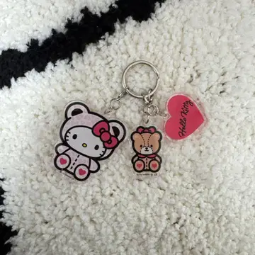 헬로키티 아크릴 키링