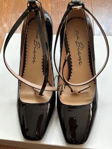 에나멜 하이힐 펌프스