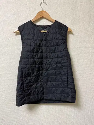 블랙 퀼팅 슬리브리스 베스트