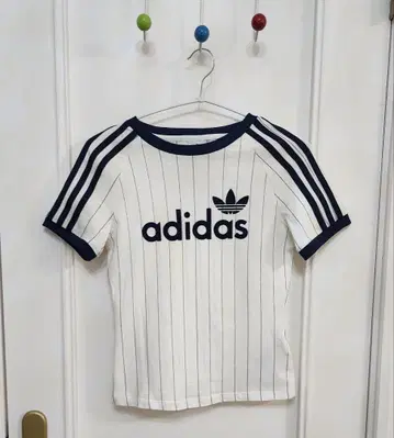 adidas 스트라이프 반팔 T셔츠 L 사이즈 피치티