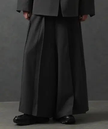 [ELLUV/엘르] 노블 퀄리티 TR 루즈 플리츠 턱 하카마 슬랙스