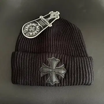 블랙 니트 모자 크로스 모티브 포함 크롬 비니 크로스