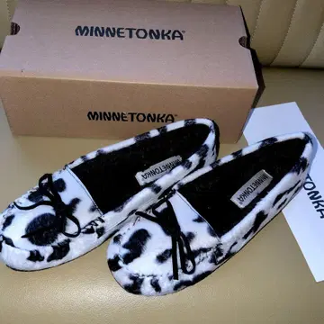 미사용 새상품 로퍼 25 모카신 달마시안 패턴 MINNETONKA