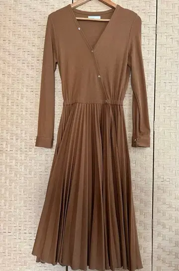 INED CLARO 이네드클라로 플리츠 랩 원피스 카멜 F