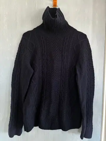 그린 라벨 릴랙싱 케이블 니트 터틀넥 스웨터