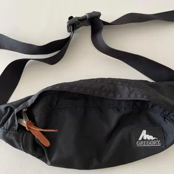 GREGORY 바디백 블랙