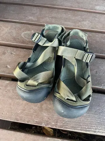 KEEN 아웃도어 샌들 올리브 그린 27cm