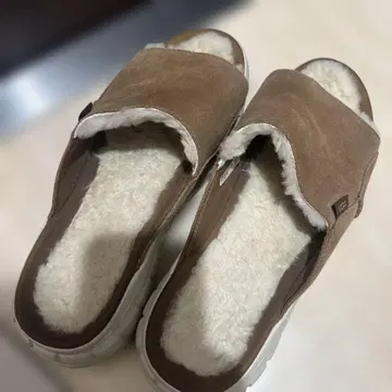 브라운 스웨이드 퍼 샌들 28cm