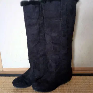 퍼 달린 블랙 스웨이드 롱 부츠