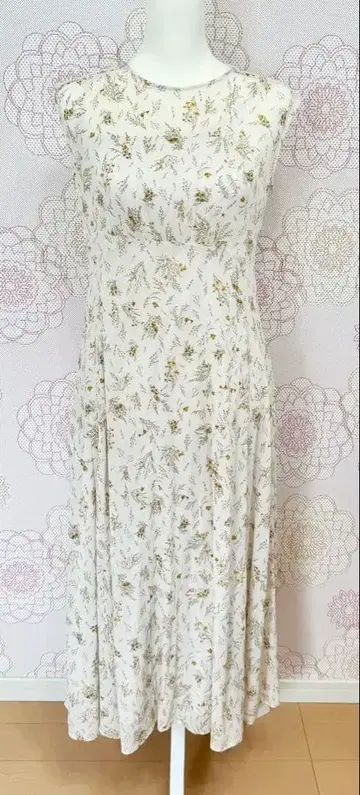 유니클로 UNIQLO C 미사용 아이보리 꽃무늬 플레어 원피스 L