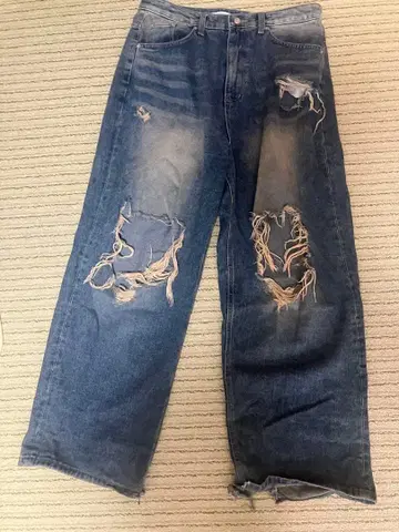 데미지 가공 와이드 레그 데님 팬츠