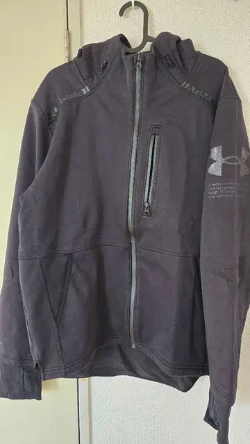 언더아머 블랙 후드티 LG