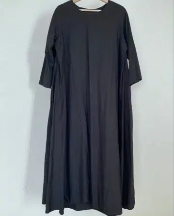 디텐트 슈안 사이드 턱 원피스