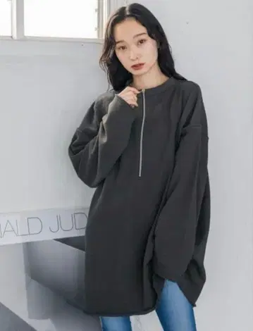 JEANASIS 지나시스 데미지 2Way 튜닉 트레이닝복