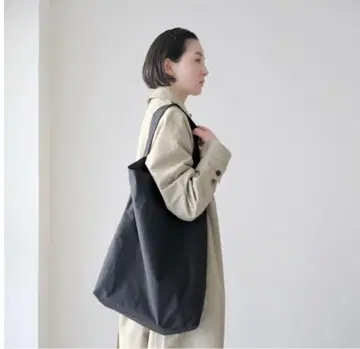 ERA. 이라 B.T 파이프 백 블랙 토트 숄더 블랙