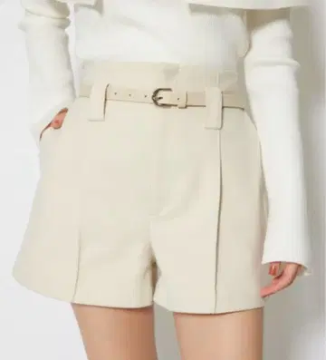 rienda 벨트 포함 핀턱 숏팬츠