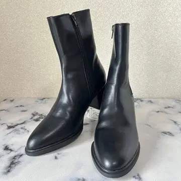 새상품급 juze 블랙 가죽 힐 부츠