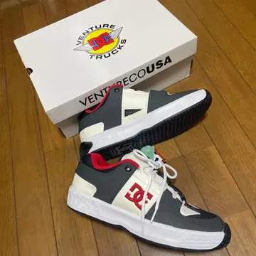 DC 스니커즈 그레이/화이트/레드