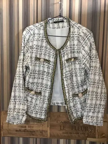 트위드 노카라 자켓과 블라우스 세트