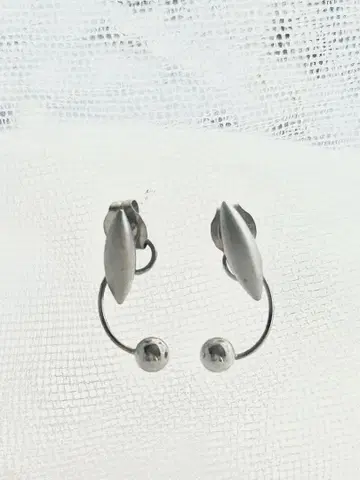 [테이크업] 플라티나 후프 귀걸이