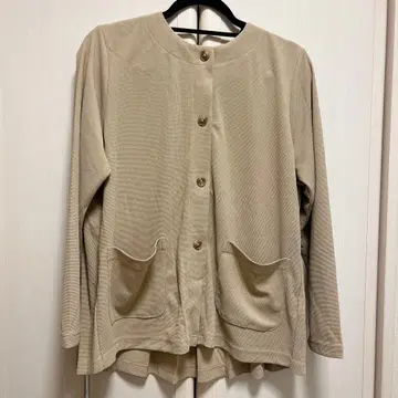 [ 새상품 택 포함 ] 루카 레이디 랙 루카 베이지 버튼 가디건