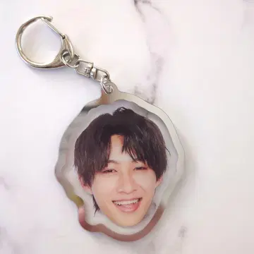 M!LK 소노 슌타 아크릴 키링