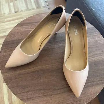 MICHAEL KORS 베이지 가죽 펌프스 힐