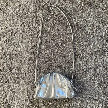 SENSE OF PLACE by URBAN RESEARCH 실버 백