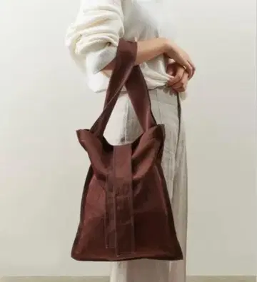 ITTI manyinsideouttote M 브라운