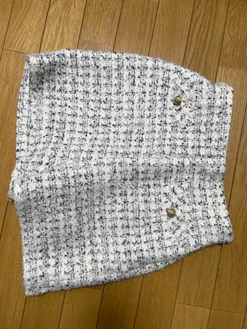 알아바일, 트위드 숏팬츠