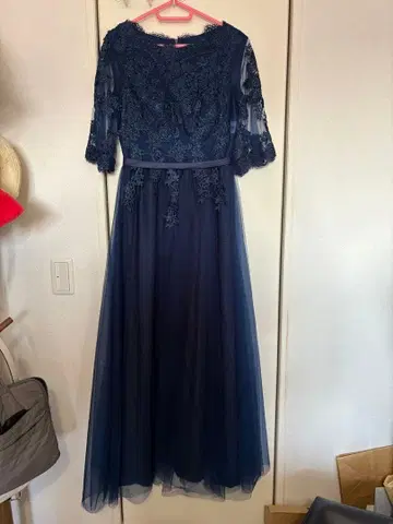 네이비 레이스 장식 반팔 드레스