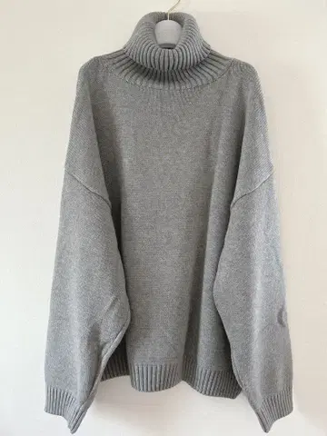 새상품 maison celon 터틀넥 니트 그레이