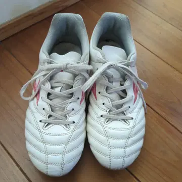 Mizuno 축구화 화이트/레드 사이즈 24cm