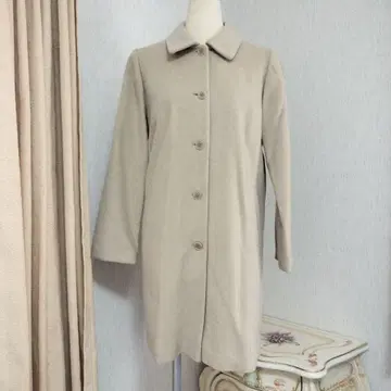 ROPE 로페 베이지 버튼 코트