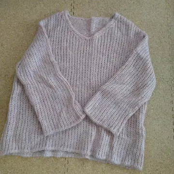 핑크 V넥 니트 스웨터 긴팔