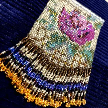 비즈 브로치 장미