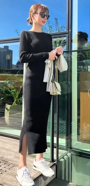 고베 레터스 오카베 아유미 니트 원피스 긴팔 슬릿 블랙 베이지