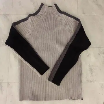 Piacere 리브 하이넥 스웨터