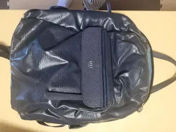 DAKS 네이비 백팩