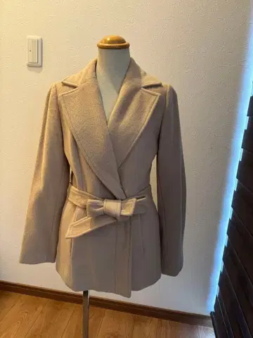 베이지 울 코트 벨트 포함