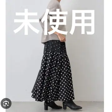 BEARDSLEY 도트 무늬 플레어 스커트