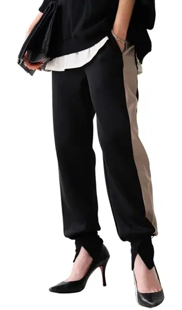 [ 완판템 ] antiqua 안티카 슬릿 조거 팬츠