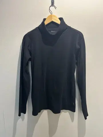 새상품급 AVIREX 터틀넥 블랙