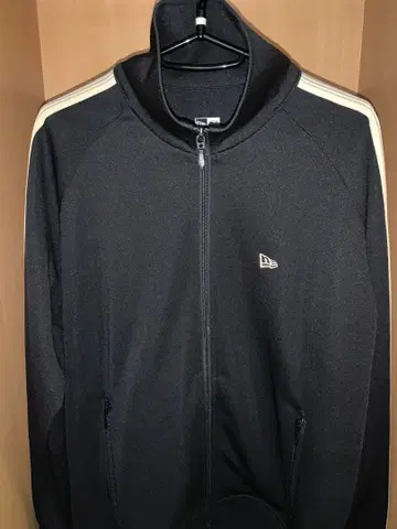 New Era 블랙 집업 저지 L 사이즈