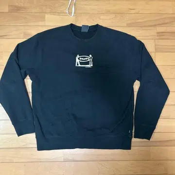 huf 블랙 크루넥 맨투맨